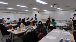 三原理絵さんによる講演会、質疑応答している03